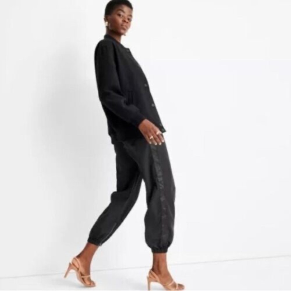 Future Collection women’s jogger pants